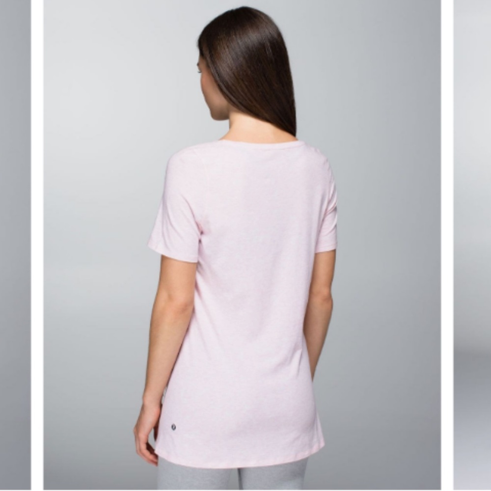 Lululemon Twist Tee Heathered Barely Pink Top - Picture 2 of 7